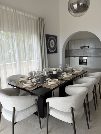 Image No.8-5 Bed House for sale