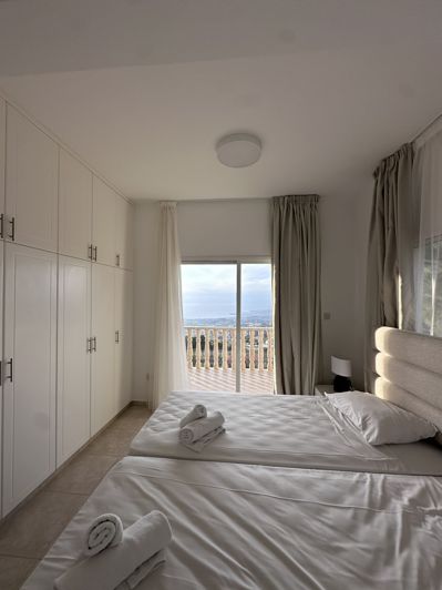Image No.25-5 Bed House for sale