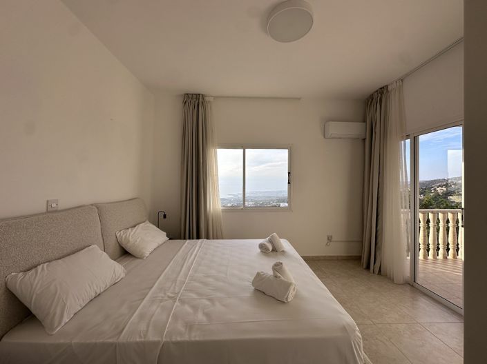 Image No.26-5 Bed House for sale