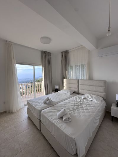 Image No.28-5 Bed House for sale