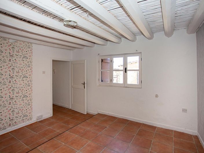 Image No.12-2 Bed House for sale