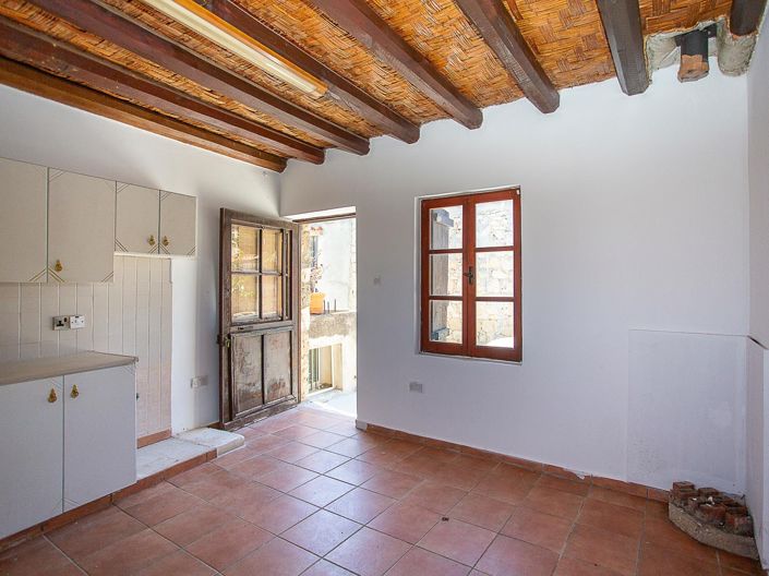 Image No.4-2 Bed House for sale