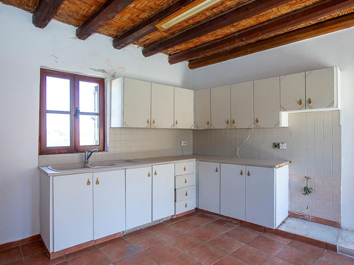 Image No.5-2 Bed House for sale