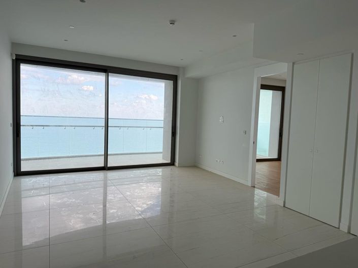 Image No.10-3 Bed Apartment for sale