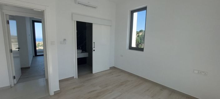Image No.18-4 Bed Villa for sale