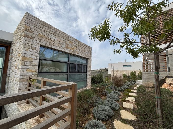 Image No.7-3 Bed House for sale