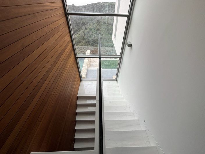 Image No.8-3 Bed House for sale