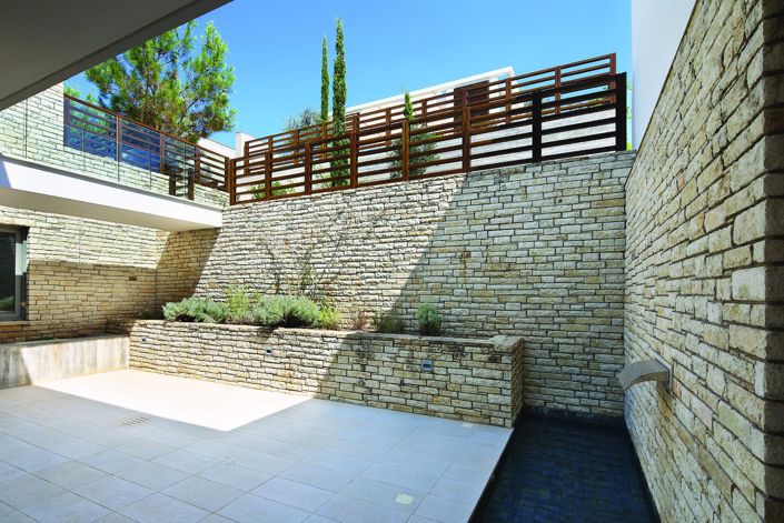 Image No.15-4 Bed House for sale
