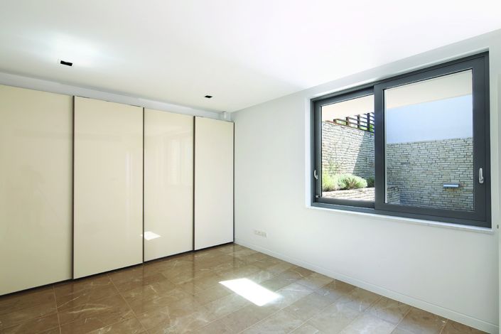 Image No.19-4 Bed House for sale