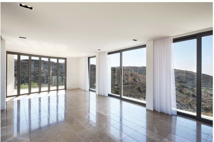Image No.8-4 Bed House for sale