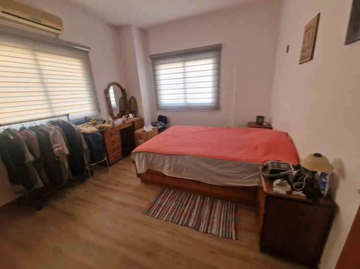 Image No.20-4 Bed House for sale