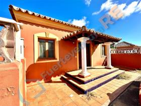 Image No.16-3 Bed Villa / Detached for sale
