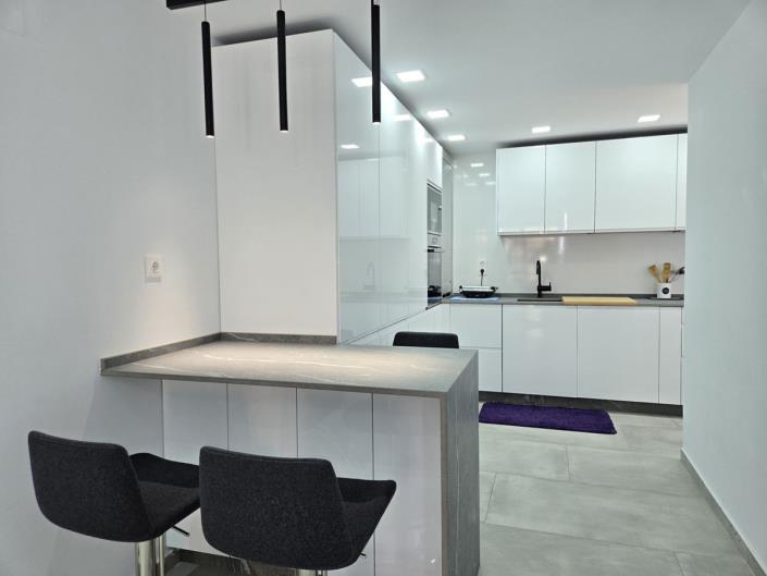 Image No.8-3 Bed Apartment for sale