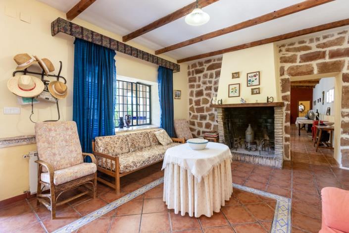 Image No.6-3 Bed Country House for sale