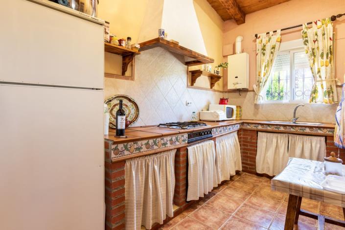 Image No.13-3 Bed Country House for sale