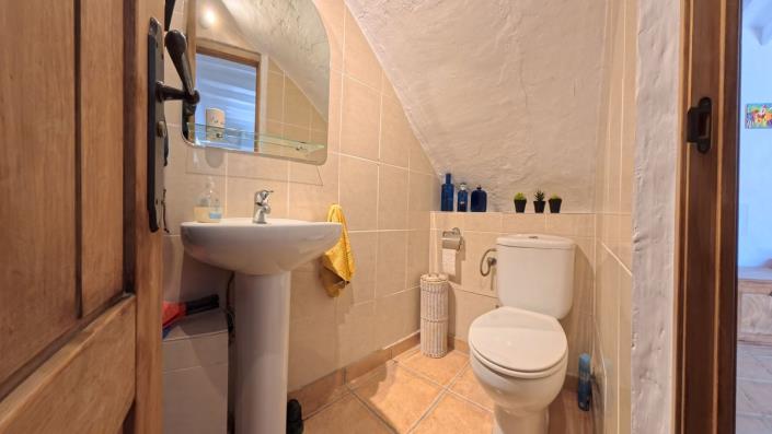 Image No.9-3 Bed Village House for sale