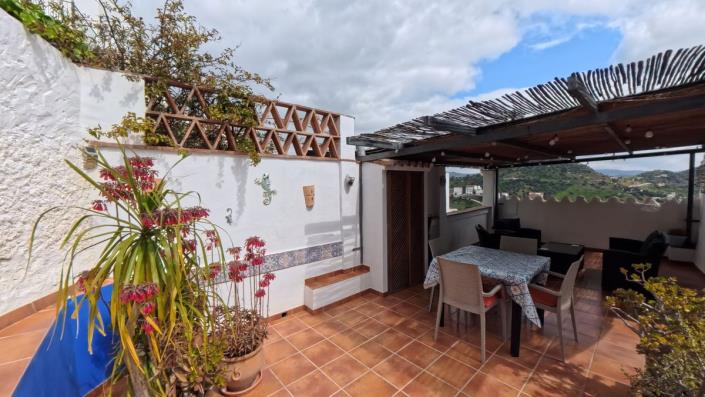 Image No.17-3 Bed Village House for sale