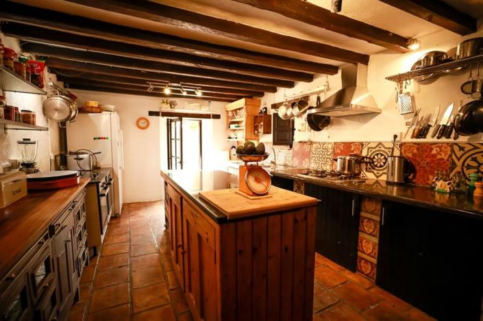 Image No.4-10 Bed Commercial for sale