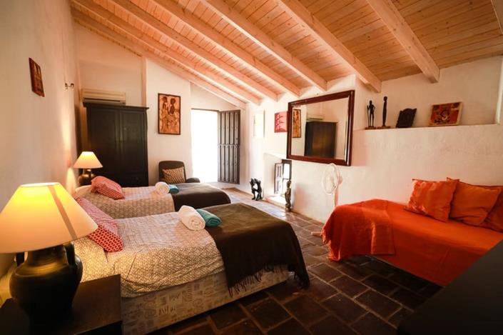 Image No.16-10 Bed Commercial for sale