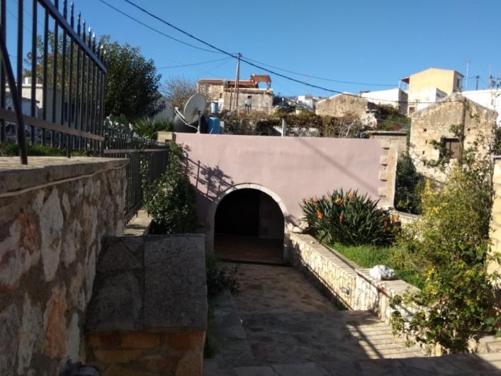 Image No.1-2 Bed House for sale