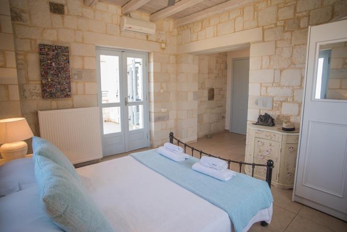 Image No.10-3 Bed Villa for sale