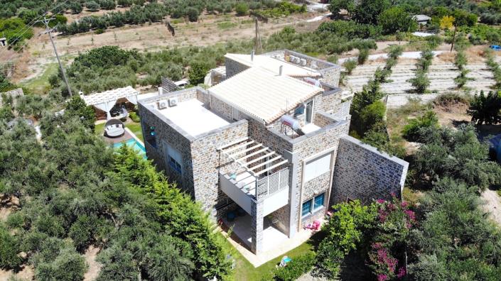 Image No.2-4 Bed Villa for sale