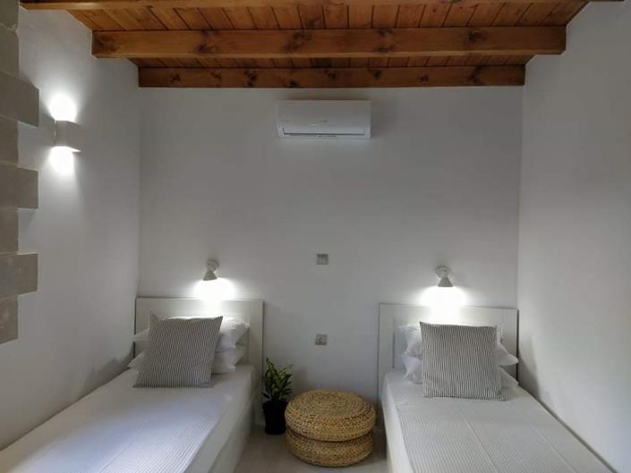 Image No.18-2 Bed Villa for sale