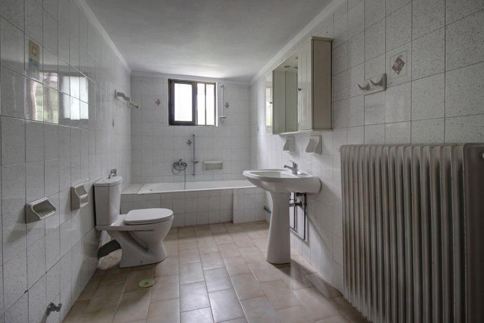 Image No.26-3 Bed House for sale