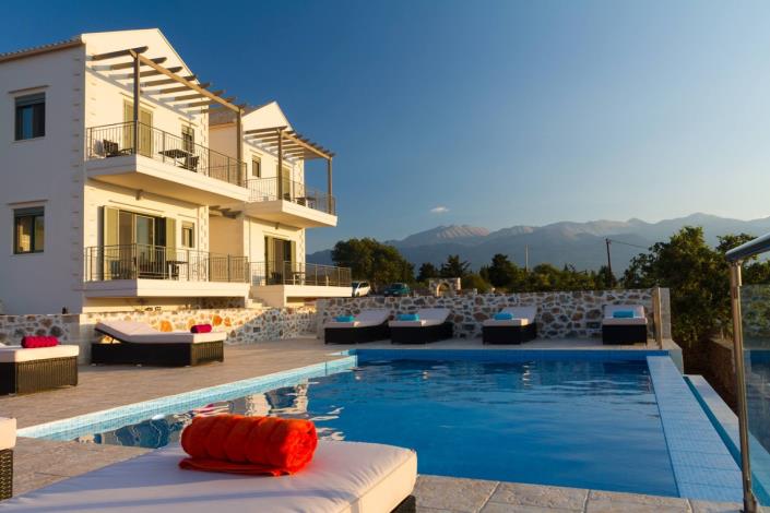 Image No.8-Villa de 5 chambres à vendre à Gavalohori