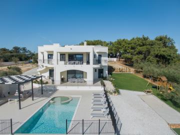 7 Bed Villa for sale