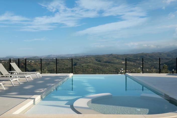 Image No.4-7 Bed Villa for sale