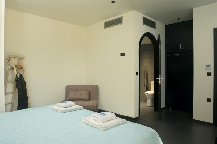 Image No.18-7 Bed Villa for sale