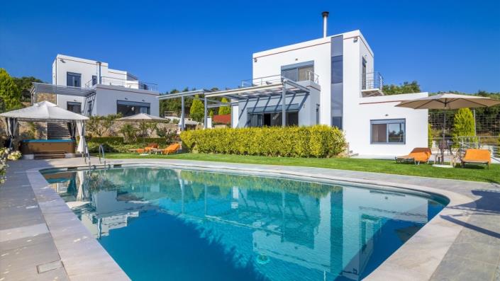 Image No.1-6 Bed Villa for sale