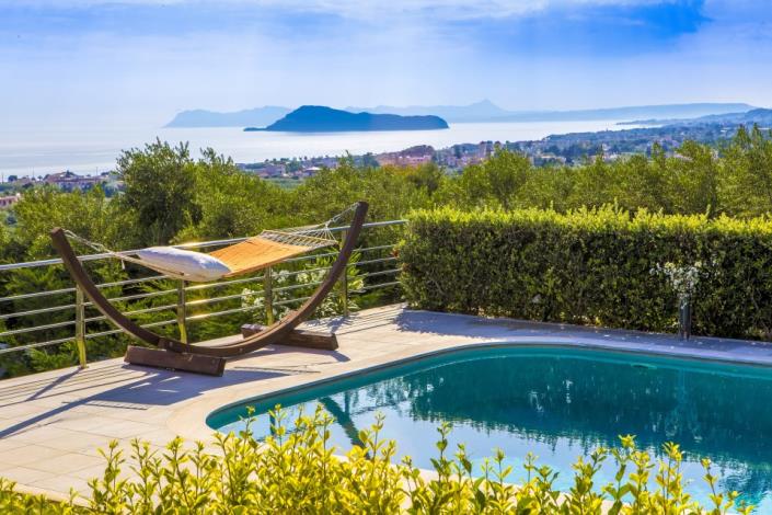 Image No.2-6 Bed Villa for sale