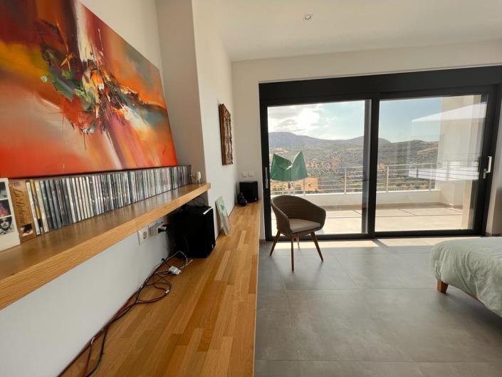 Image No.17-4 Bed Villa for sale