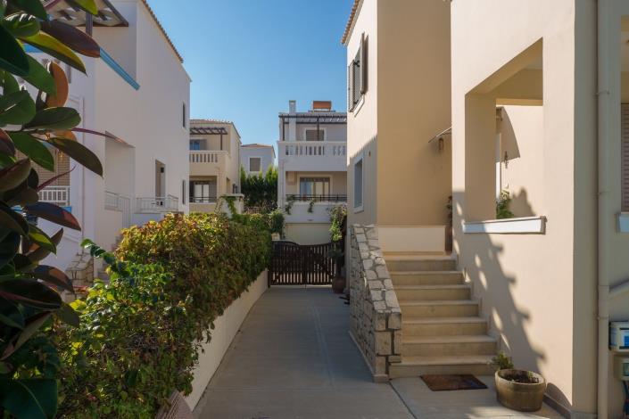 Image No.9-2 Bed Villa for sale