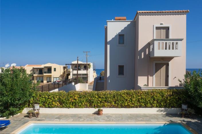 Image No.10-2 Bed Villa for sale