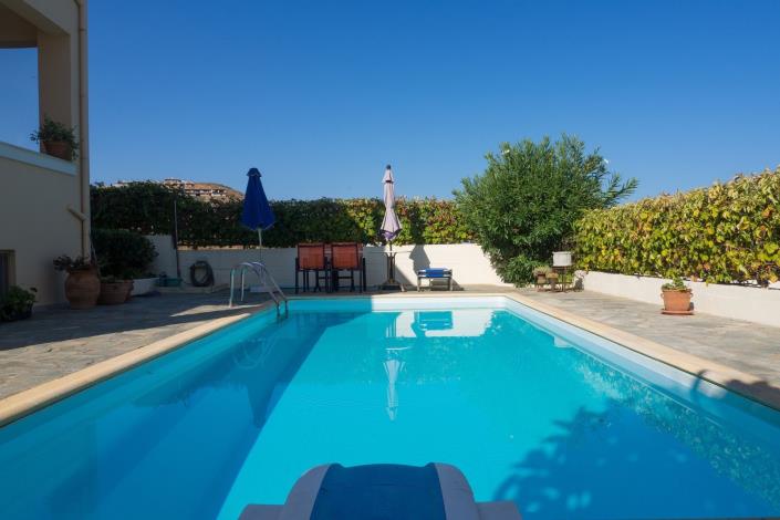 Image No.16-2 Bed Villa for sale