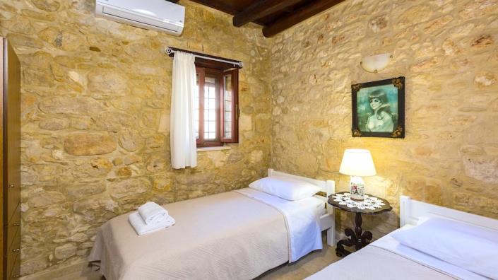 Image No.13-3 Bed House for sale