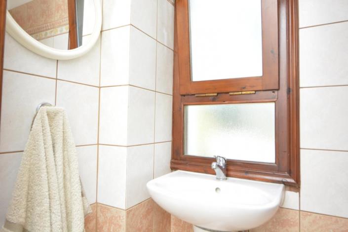 Image No.17-3 Bed House for sale