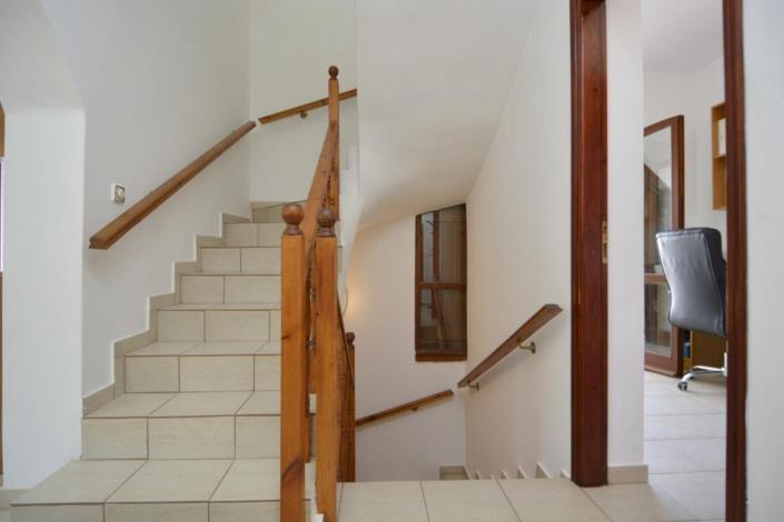 Image No.19-3 Bed House for sale