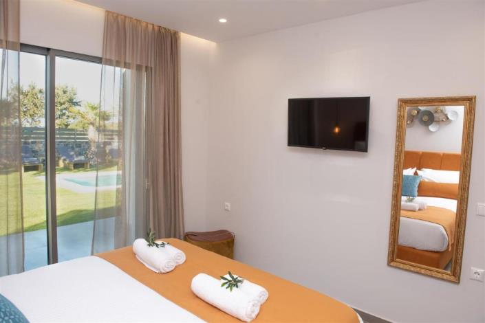 Image No.37-2 Bed Villa for sale