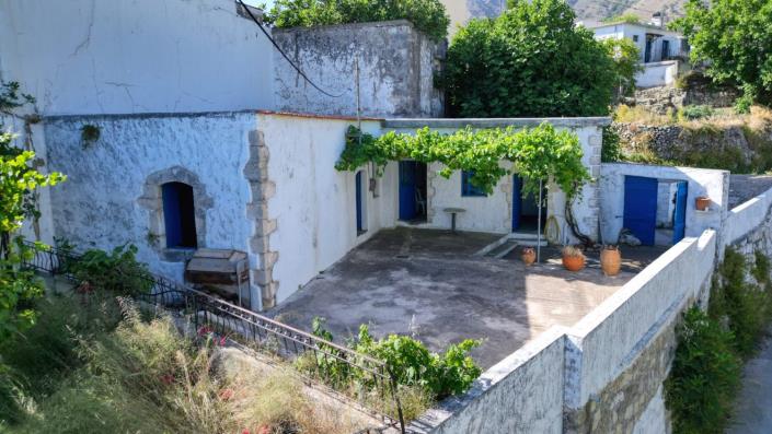 Image No.18-1 Bed House for sale