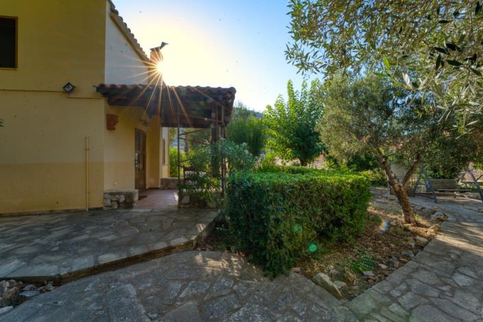 Image No.20-2 Bed House for sale