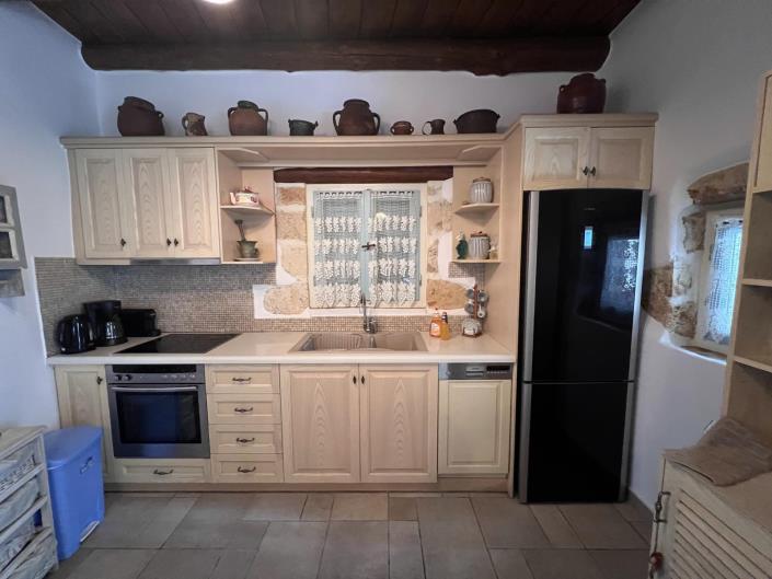 Image No.10-3 Bed House for sale