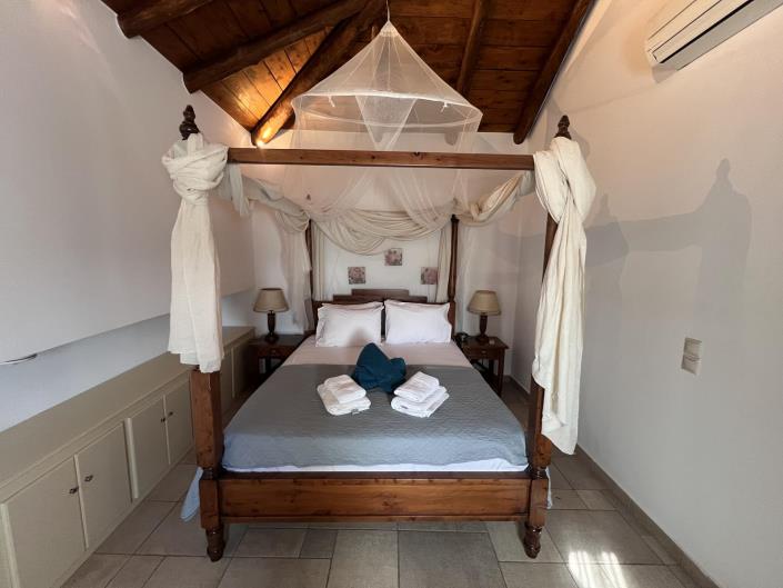 Image No.18-3 Bed House for sale