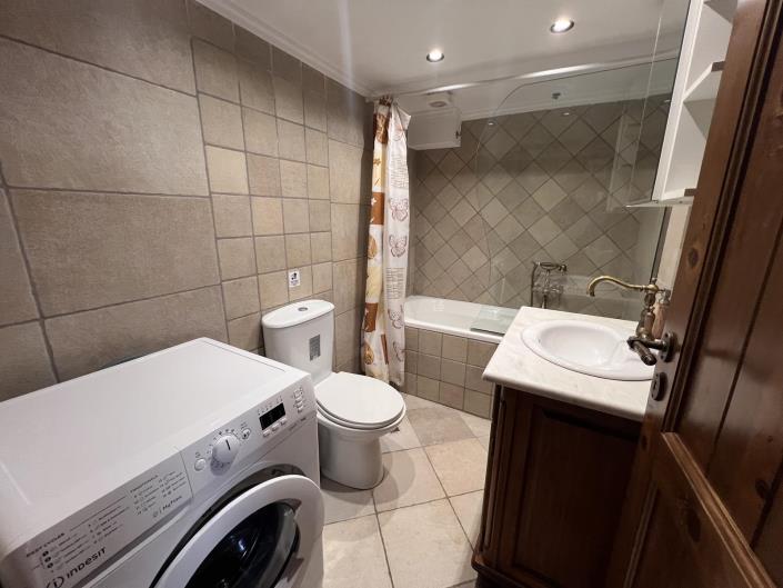 Image No.21-3 Bed House for sale