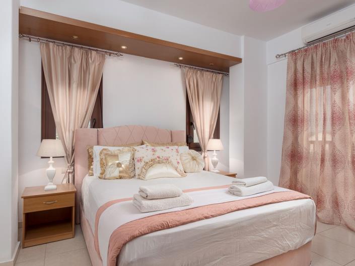 Image No.17-2 Bed Villa for sale