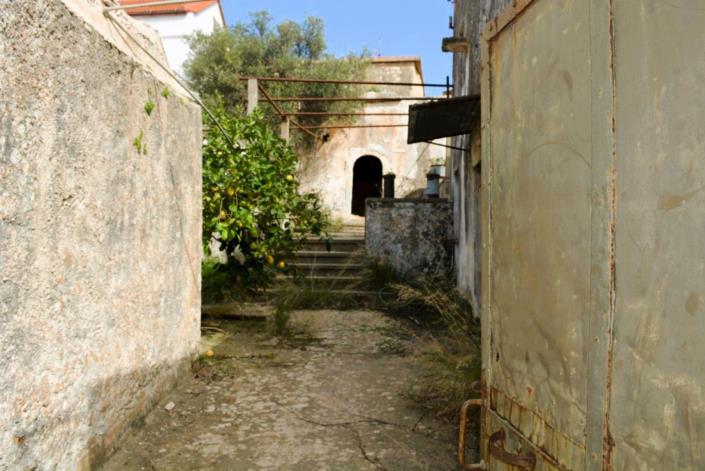 Image No.13-2 Bed House for sale