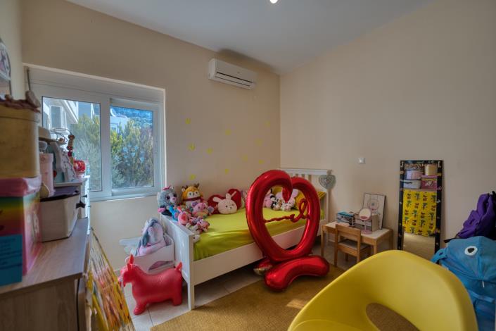 Image No.23-4 Bed Maisonette for sale